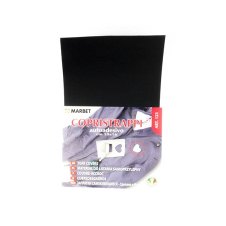 Couverture noire déchirée
