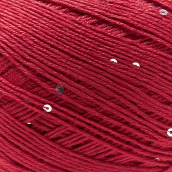 Primo piano filato Aurora viscosa con paillettes - Rosso, dettaglio texture gomitolo