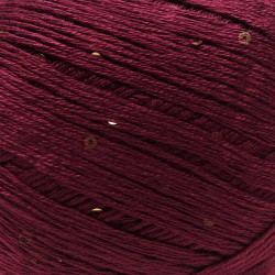 Primo piano filato Aurora viscosa con paillettes - Bordeaux, dettaglio texture gomitolo