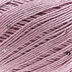 Primo piano filato Aurora viscosa con paillettes - Rosa Antico, dettaglio texture gomitolo