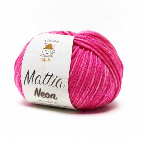 Gomitolo di lana merinos extrafine fucsia neon Mattia Neon del marchio Tricot Café