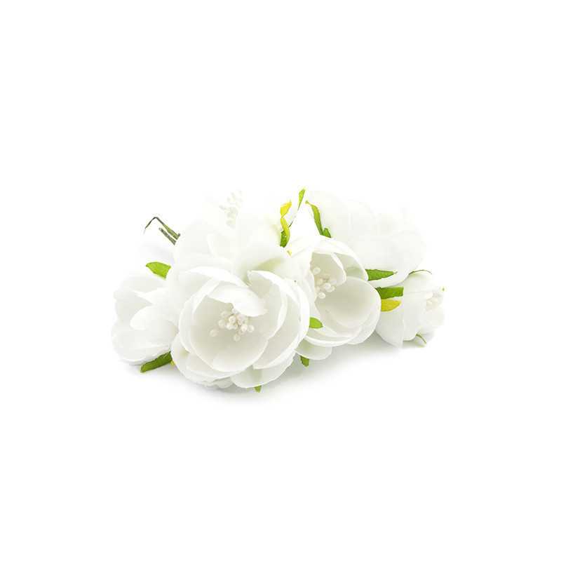 Fiorellini bianchi per...