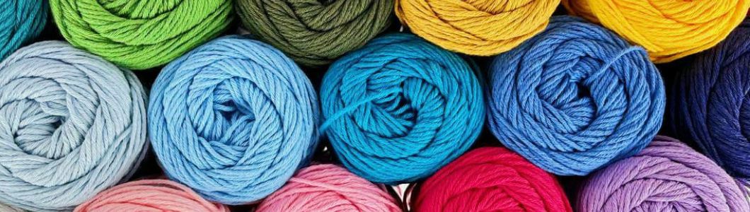 gomitoli colorati filati in cotone occasione